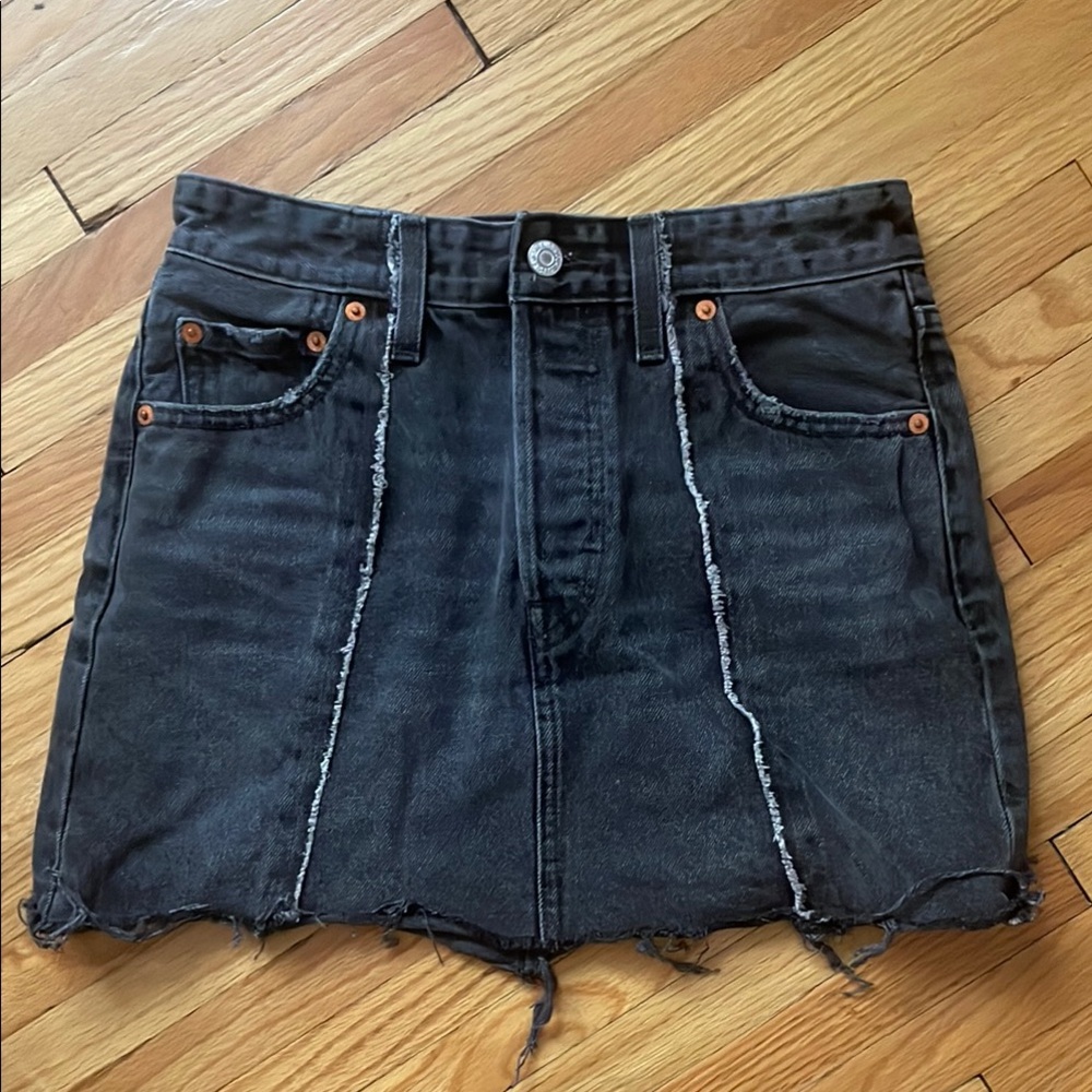 Levi's Black Denim Icon Mini Skirt Size 25